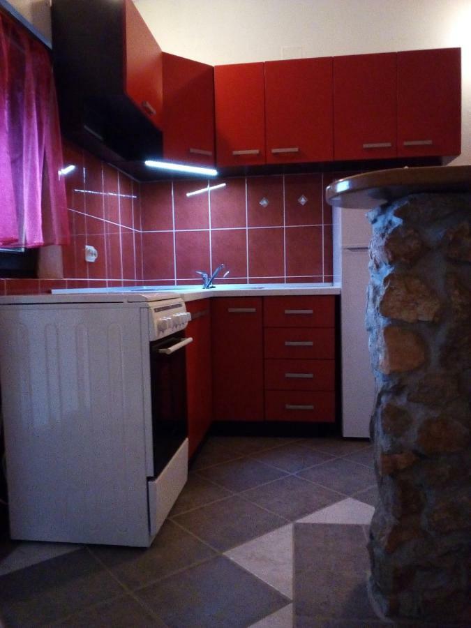 Studio Apartman Hrast Seline Exteriör bild