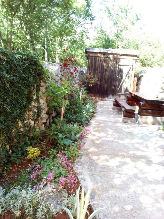 Studio Apartman Hrast Seline Exteriör bild