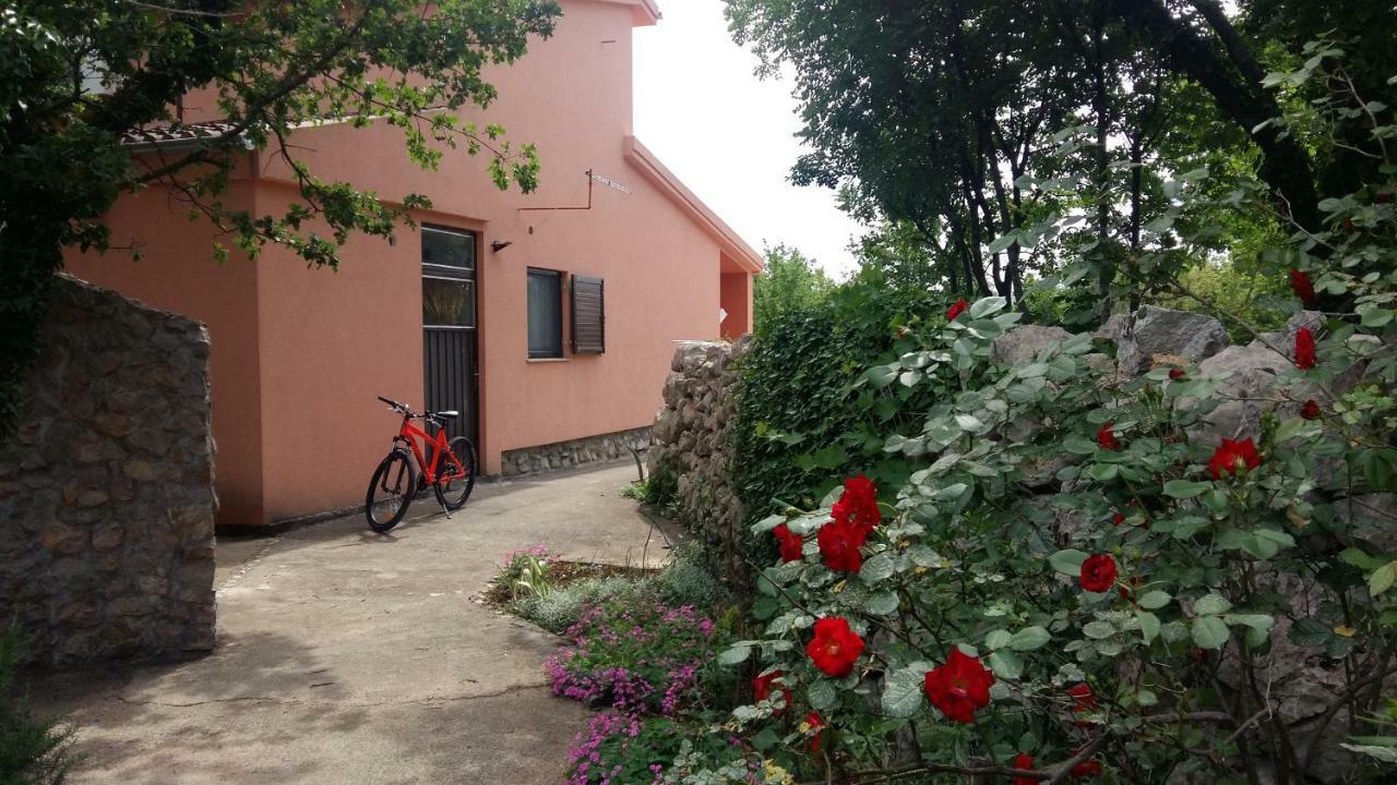 Studio Apartman Hrast Seline Exteriör bild